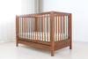 Cuna de madera de lujo con f&aacute;cil montaje: complemento seguro, resistente y elegante para cualquier decoraci&oacute;n de guarder&iacute;a