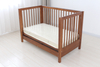 Cuna de madera de lujo con f&aacute;cil montaje: complemento seguro, resistente y elegante para cualquier decoraci&oacute;n de guarder&iacute;a